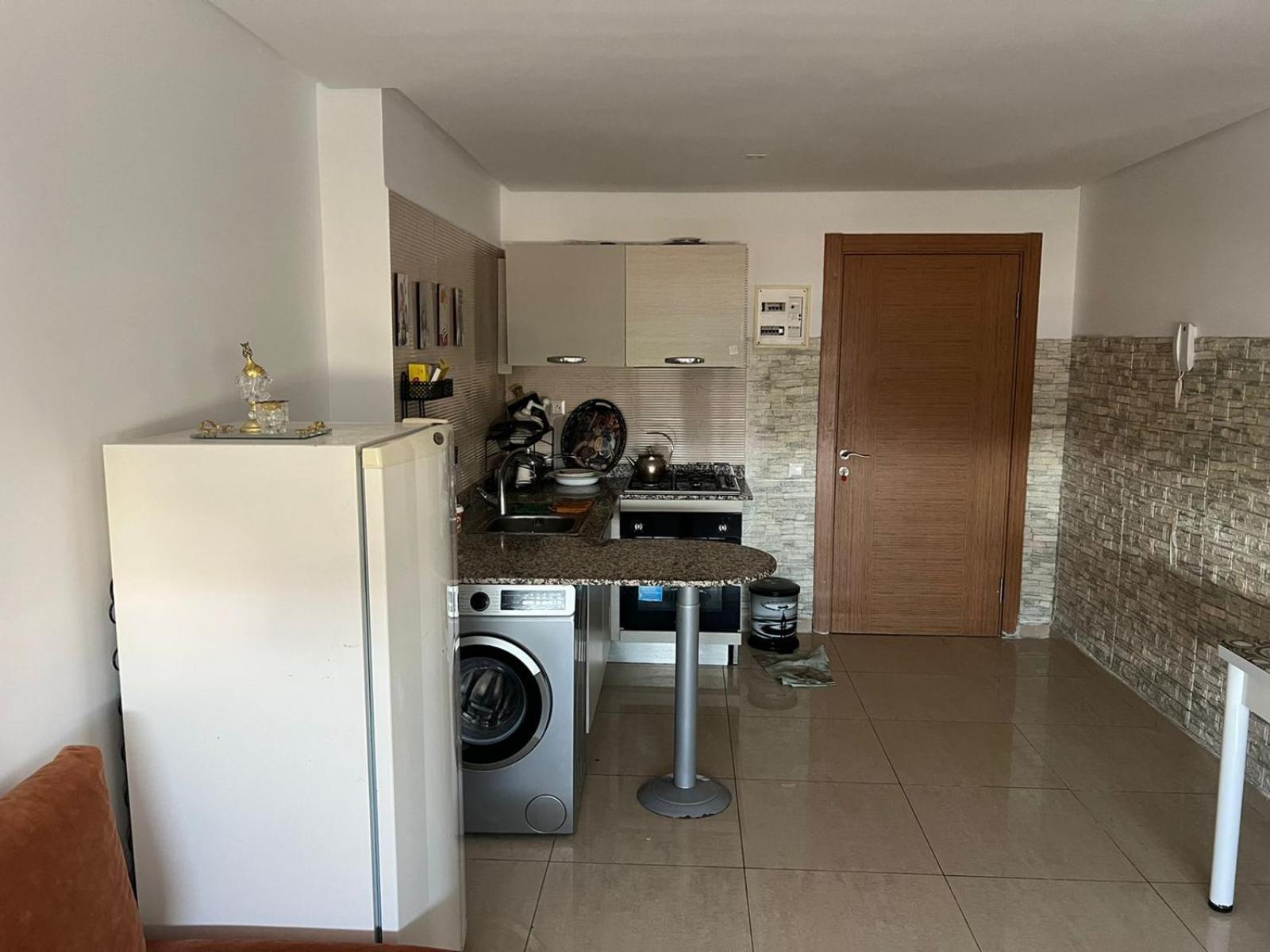 Jolie Grande Piscine Apartment